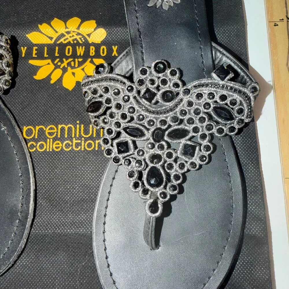 Yellow Box Pamee Black Embellished Thong Sandals Women’s Size 8 - Picture 4 of 8